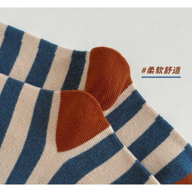 繽紛條紋中筒襪(六雙入）