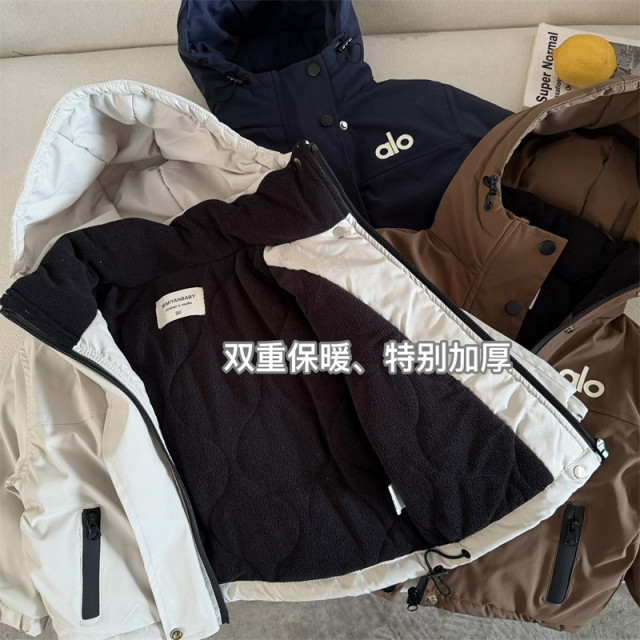 簡約字母保暖機能外套
