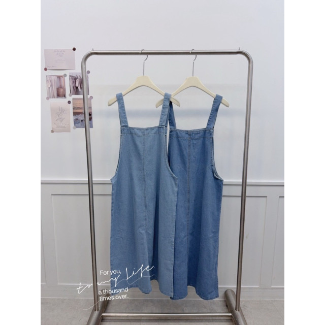 口袋造型側開叉吊帶牛仔長洋裝