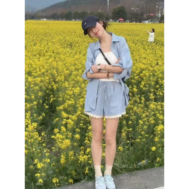 直條紋七分袖襯衫＋花邊短褲套裝