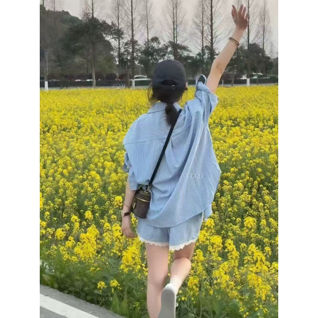 直條紋七分袖襯衫＋花邊短褲套裝