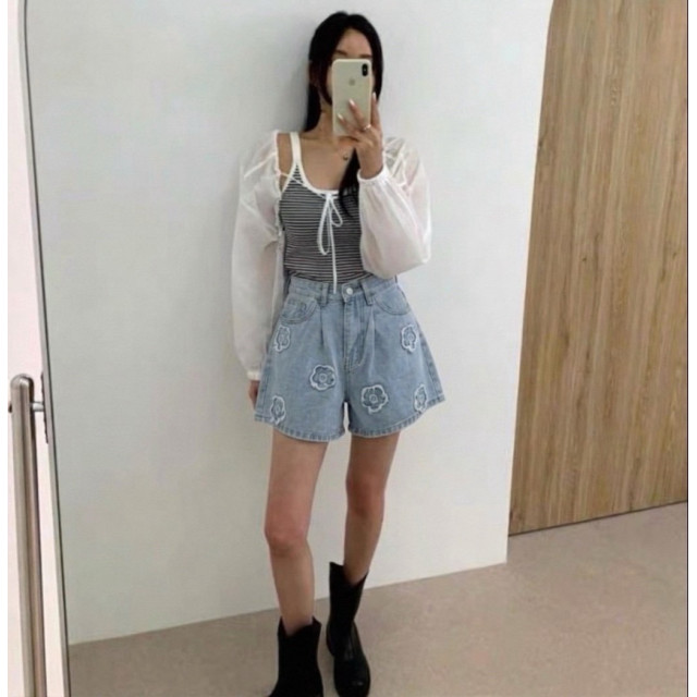 毛邊小花打摺牛仔短褲