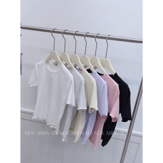 愛心鏤空木耳邊上衣