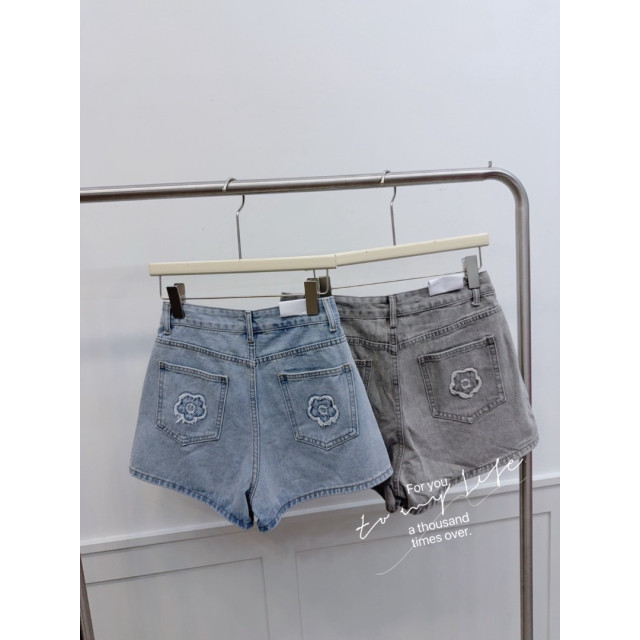 毛邊小花打摺牛仔短褲