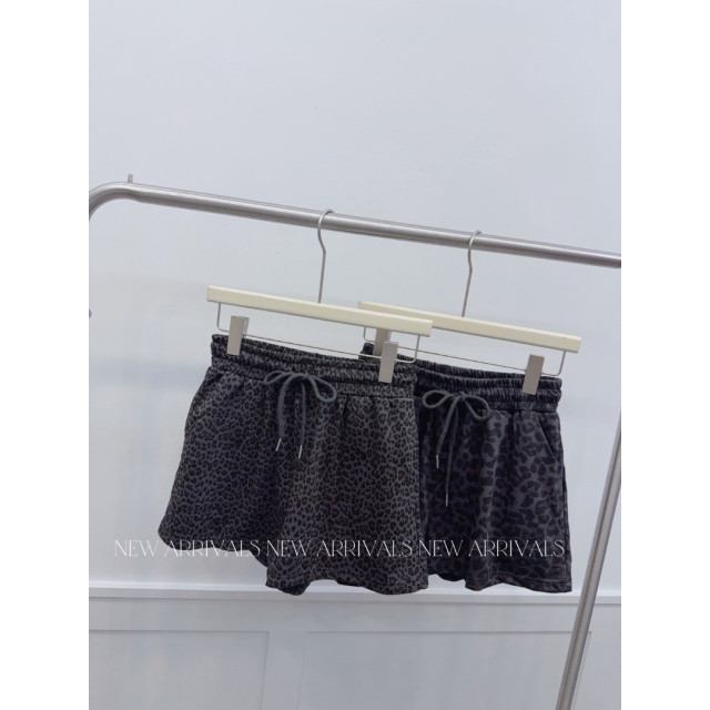 酷颯豹紋！韓版時髦高腰鬆緊抽繩修身顯瘦 A 字短褲