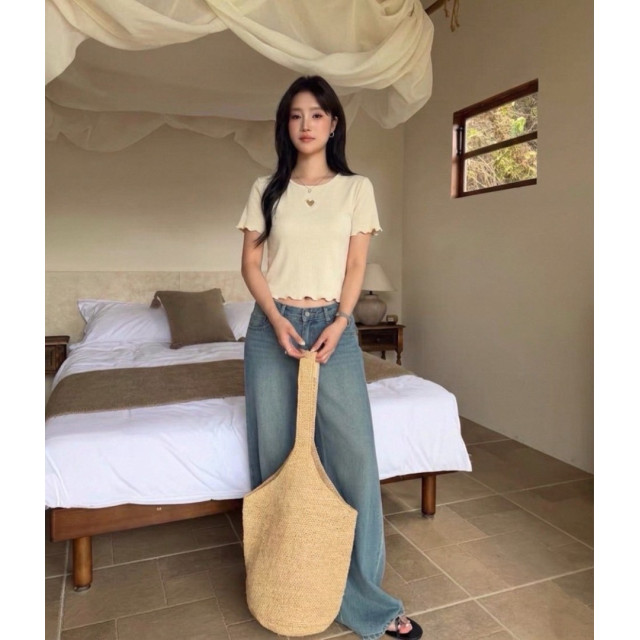 愛心鏤空木耳邊上衣