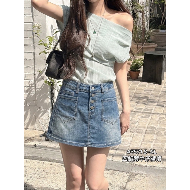 四釦薄牛仔褲裙