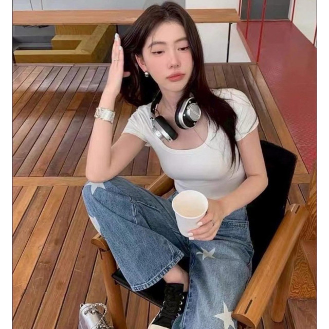 方領美背扭結造型上衣