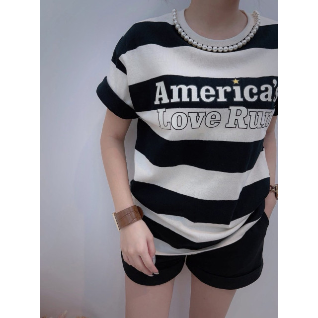 領珍珠英字母條紋棉感Tee
