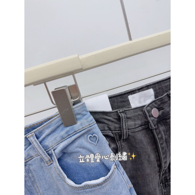 韓系小愛心刺繡簡約純色長腿彈力牛仔喇叭褲