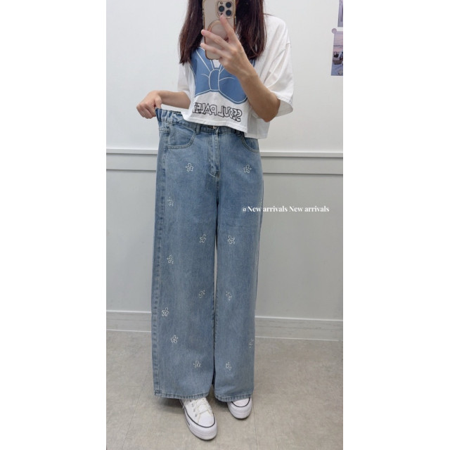 韓版精緻刺繡小花後鬆緊腰直筒牛仔寬褲
