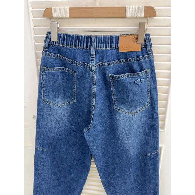 雙愛心刺繡後腰鬆緊男友牛仔褲