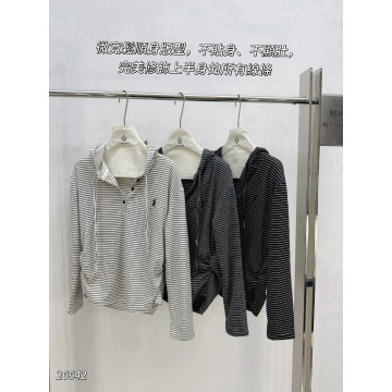 馬刺繡條紋連帽上衣