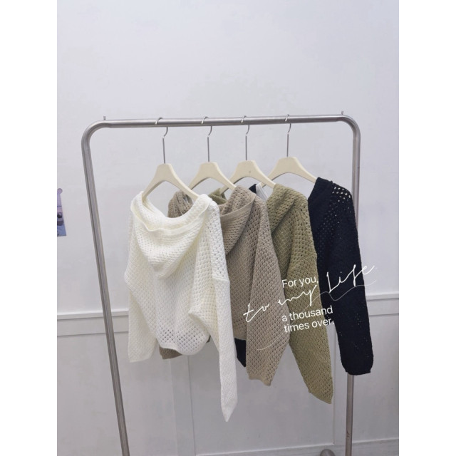 小銀標草寫字母刺繡連帽洞洞針織上衣（附背心）