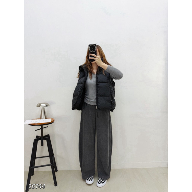 韓系修飾線條拉鍊連帽鋪棉防風背心