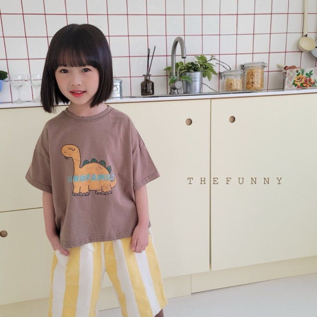 恐龍印花童趣短T