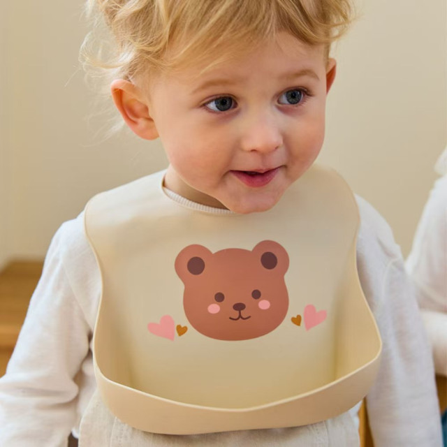 卡通立體防漏圍兜