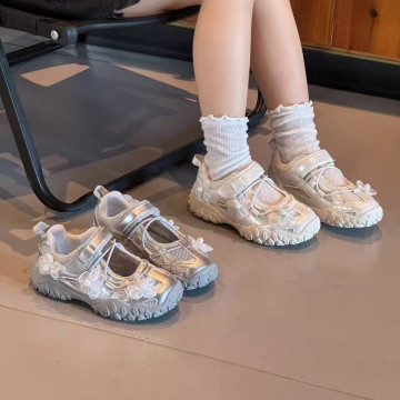 珍珠小花朵休閒鞋