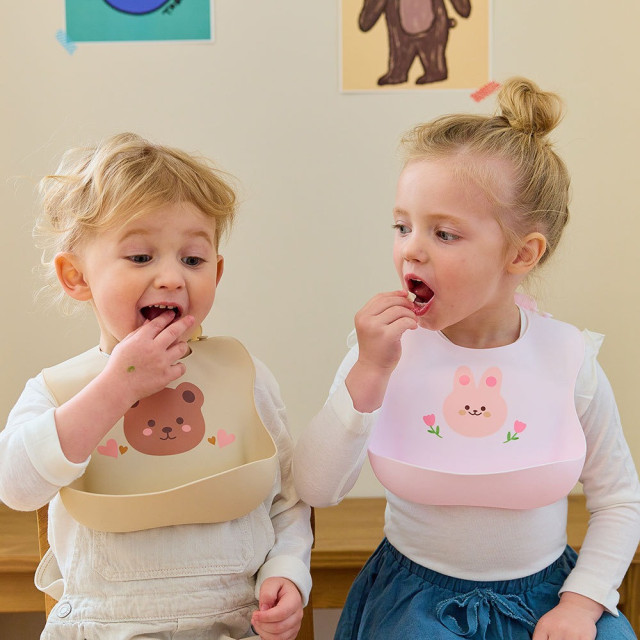 卡通立體防漏圍兜