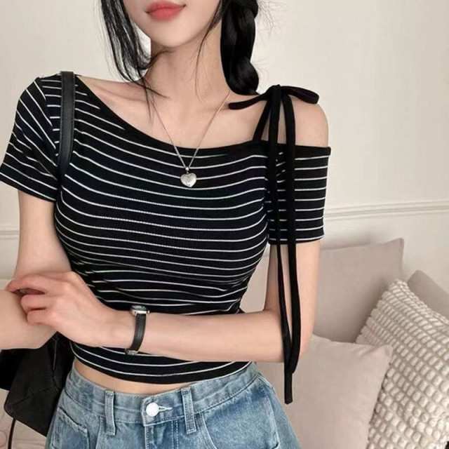 韓系甜辣單肩綁帶條紋罩杯上衣